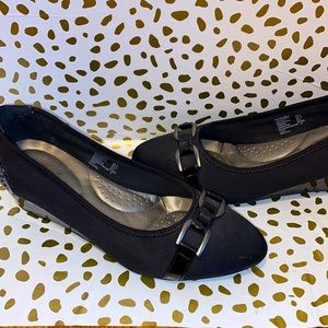 size 8 wedge buckle accent and gloss